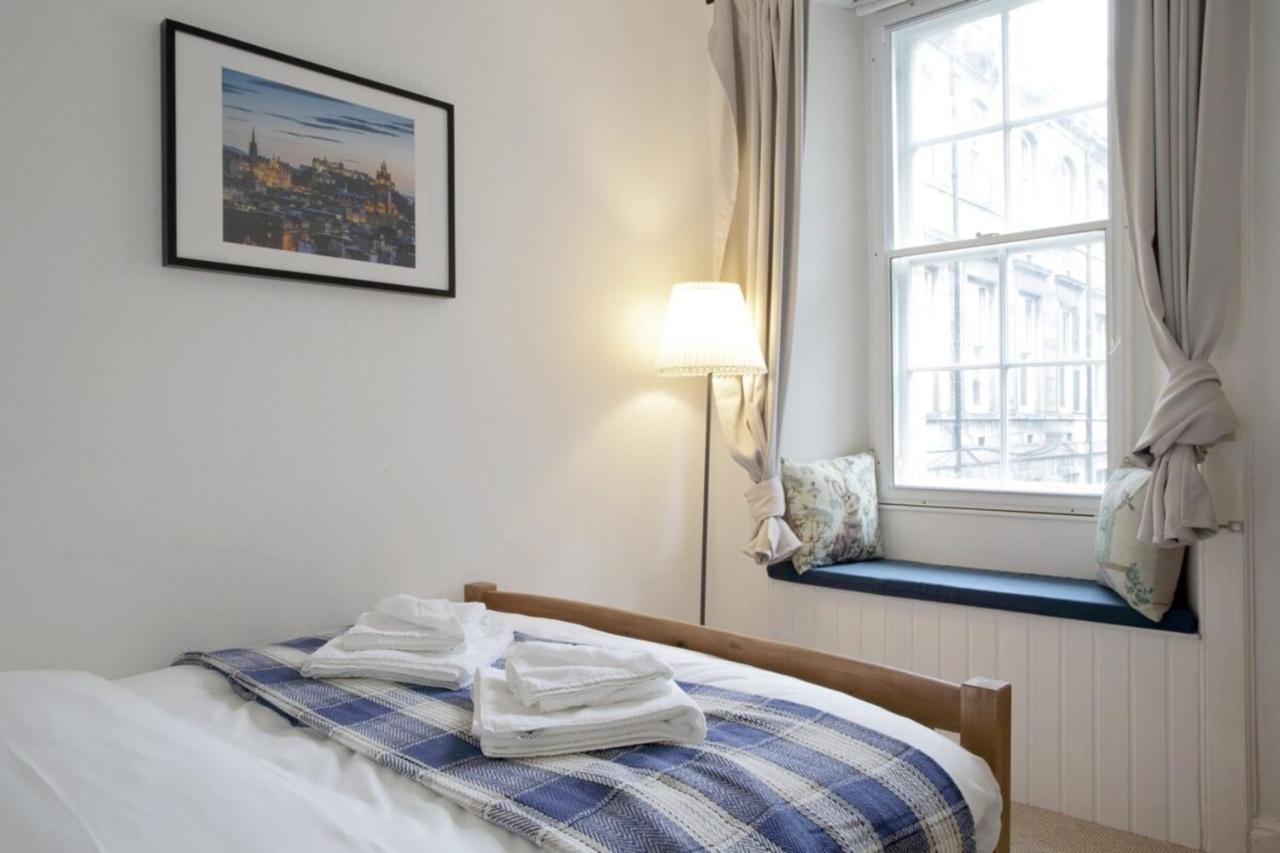 Two Bedroom Flat By Royal Mile! Edinburgh Eksteriør bilde